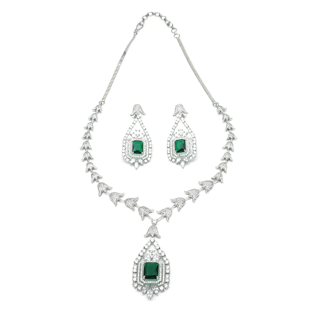 Crafted Necklace With Earings & Green Square Teardrop Set For Women's