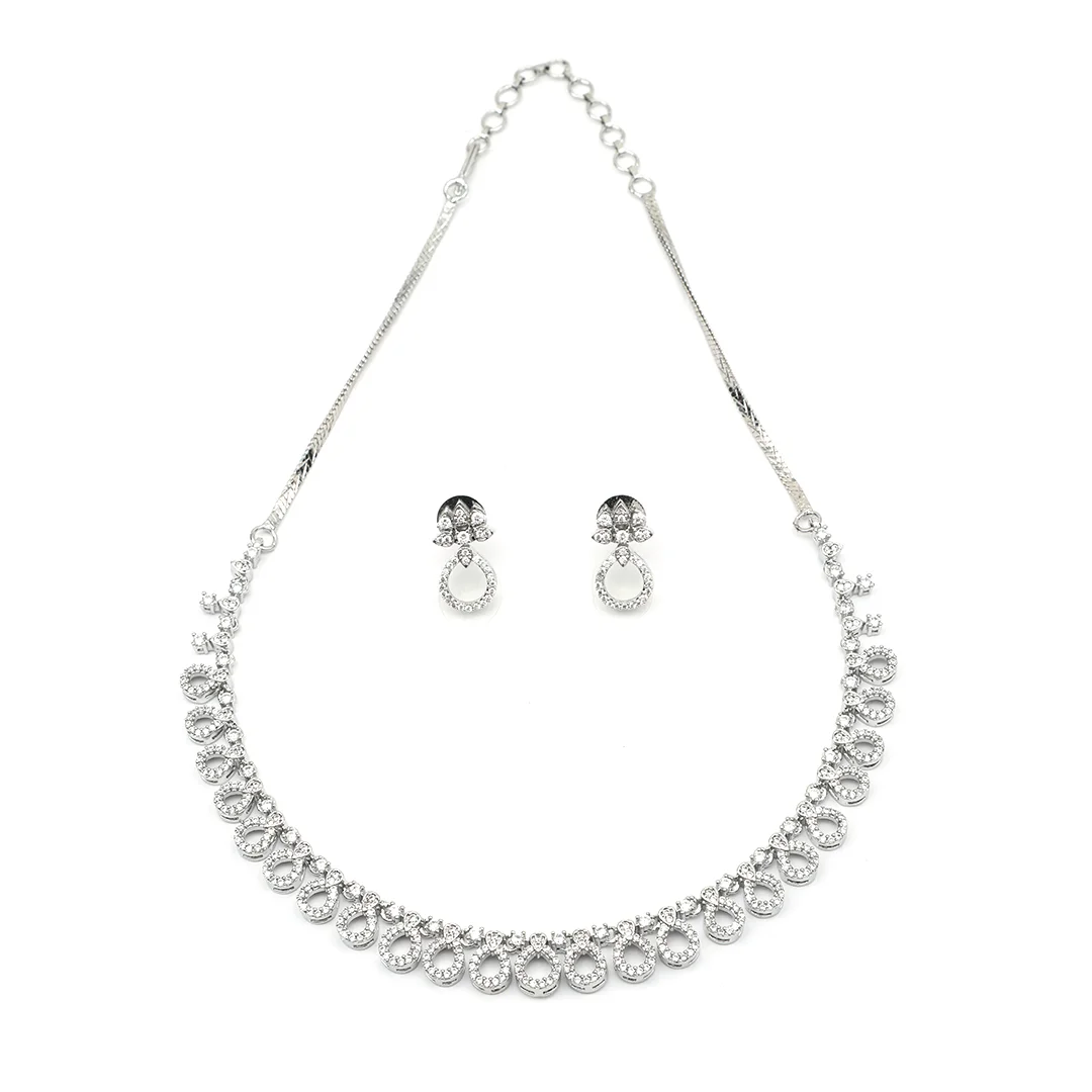 Crafted Necklace With Earings & Sparkling Stones Design Set For Women's