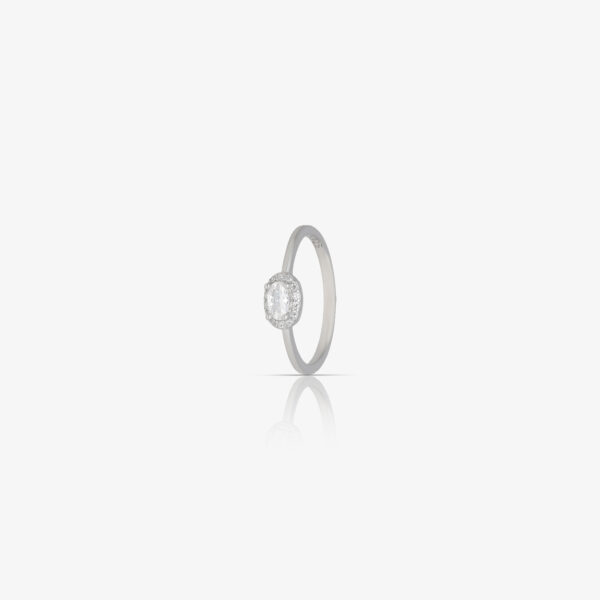 925 Sterling Silver Ring With Single Stone Studded Design For Womens